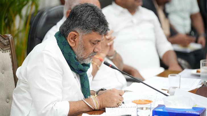 https://salarnews.in/public/uploads/images/newsimages/maannewsimage03082026_084145_Shivakumar (1).jpg